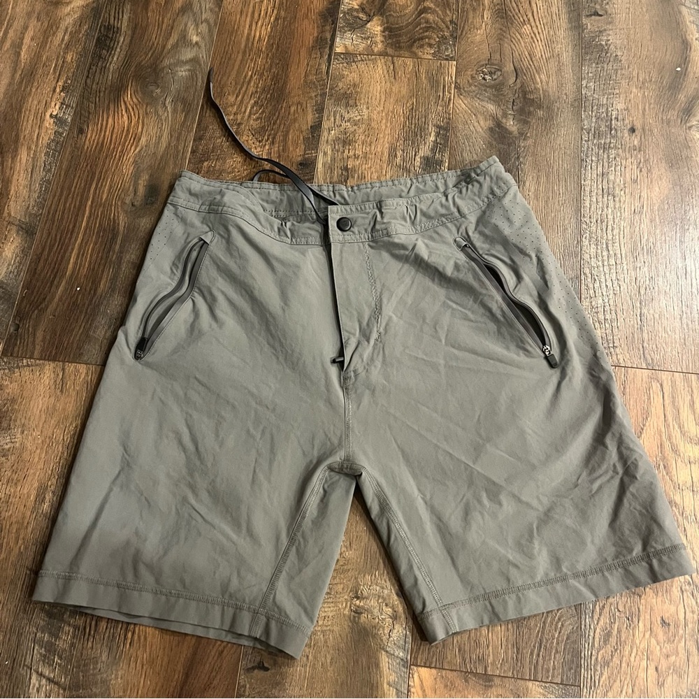 Mack Weldon Nylon Shorts Mens Medium Way Active Grey Stretch Drawstring